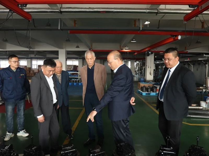第七屆工程機械行業(yè)標(biāo)準(zhǔn)化工作會議暨2024年中國工程機械工業(yè)協(xié)會標(biāo)準(zhǔn)化工作委員會年會8.jpg